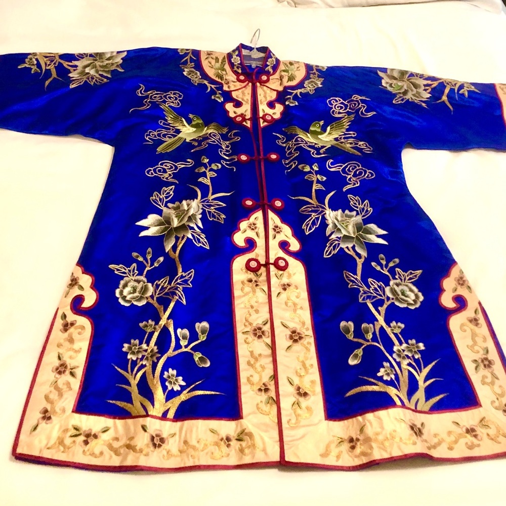 Exquisite silk kimono jacket/robe from 1940s